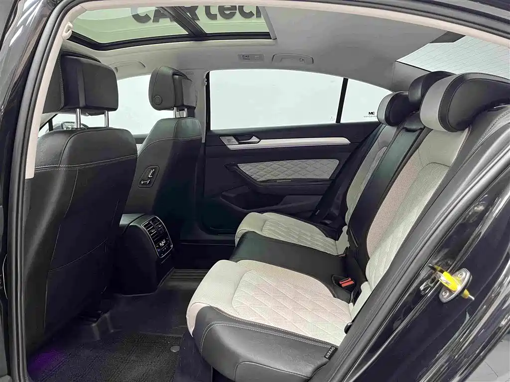 Volkswagen Magotan — миниатюра 6