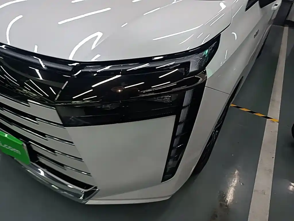 GAC Motor Trumpchi E8 PHEV — миниатюра 24