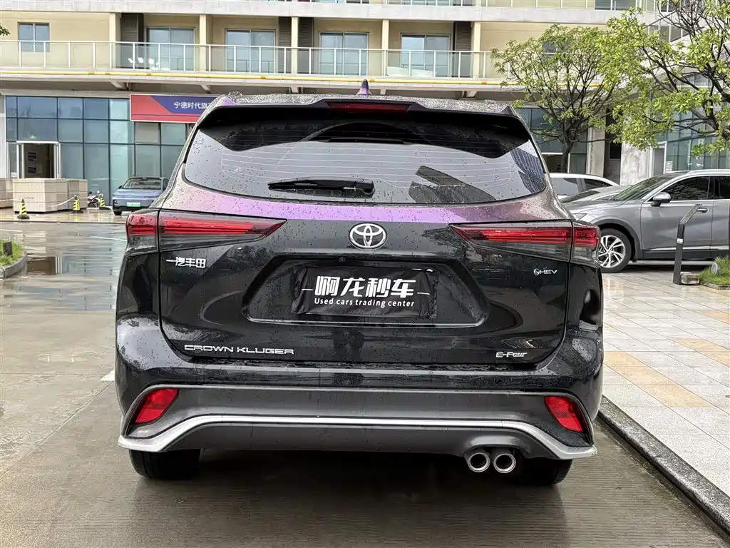 Toyota Crown Kluger — миниатюра 8