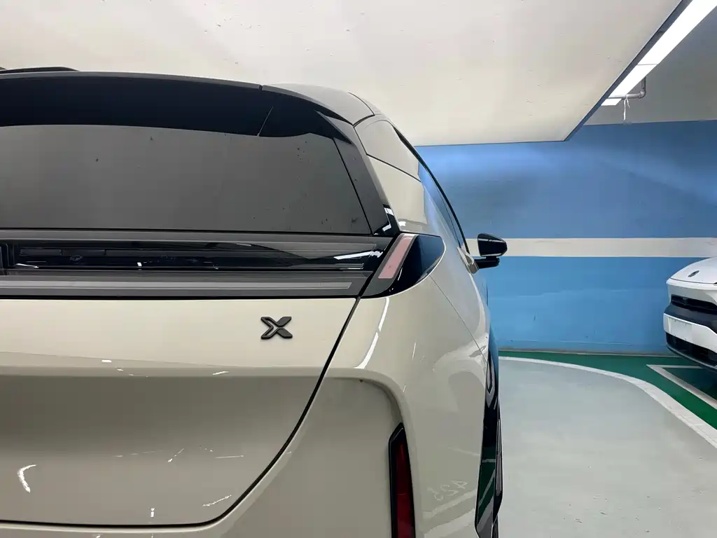 Zeekr X — миниатюра 9