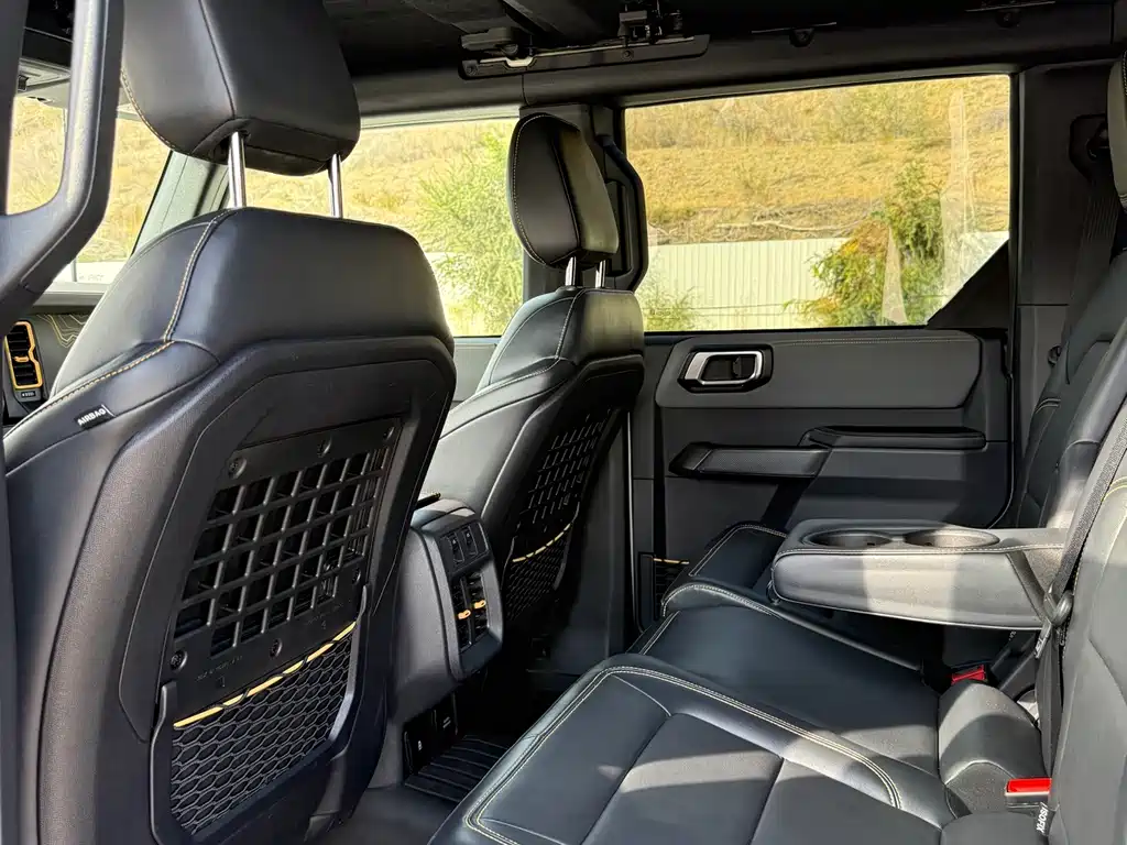 Ford Bronco — миниатюра 6