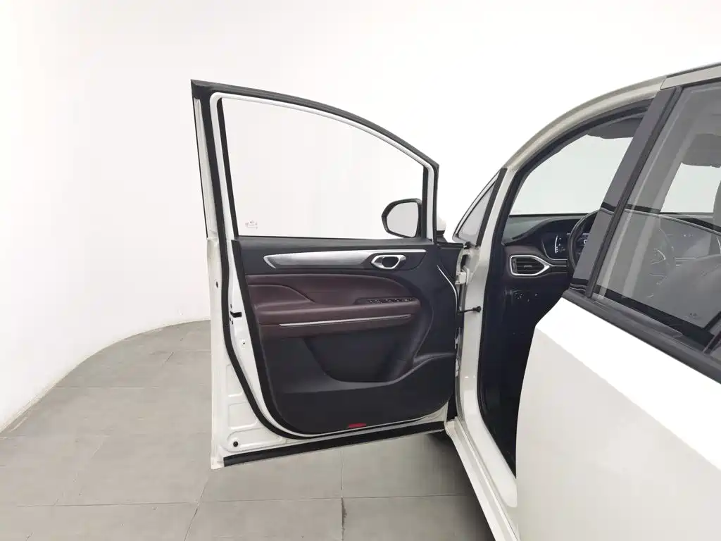 GAC Motor Trumpchi M6 — миниатюра 8