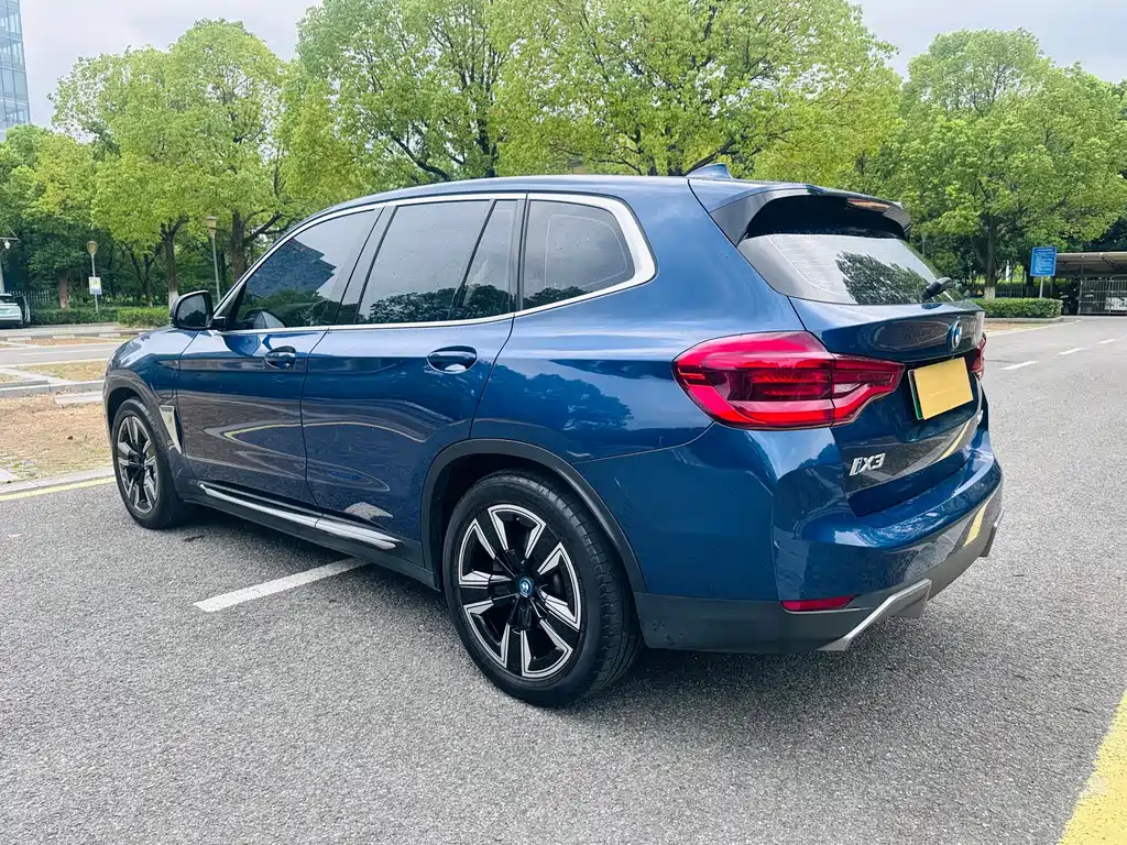 BMW iX3 — миниатюра 7