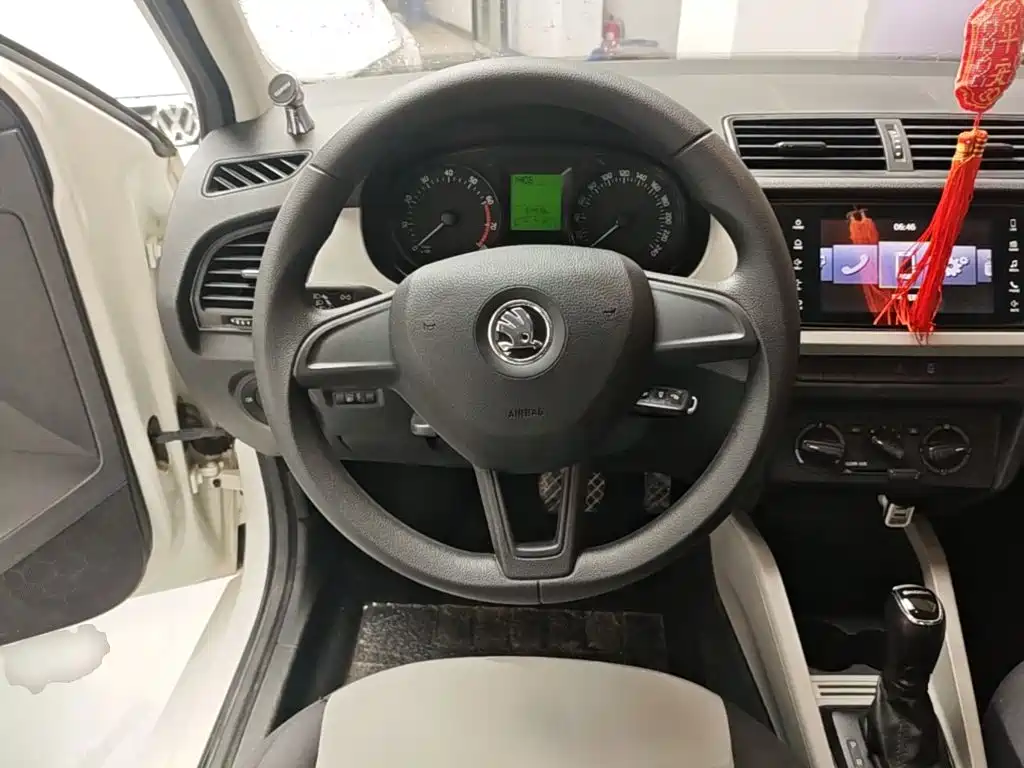 Skoda Fabia — миниатюра 11