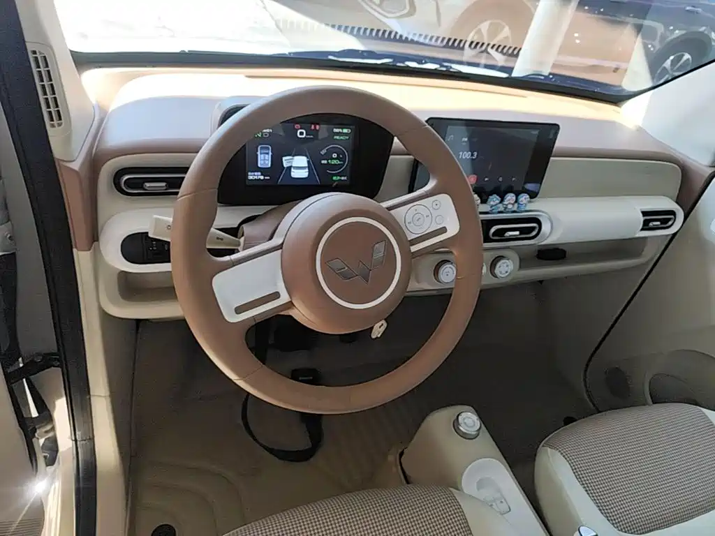 Wuling MINIEV — миниатюра 10
