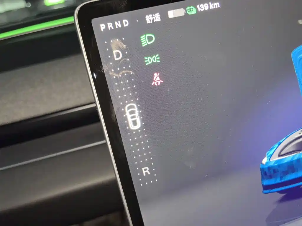 Tesla Model 3 — миниатюра 10