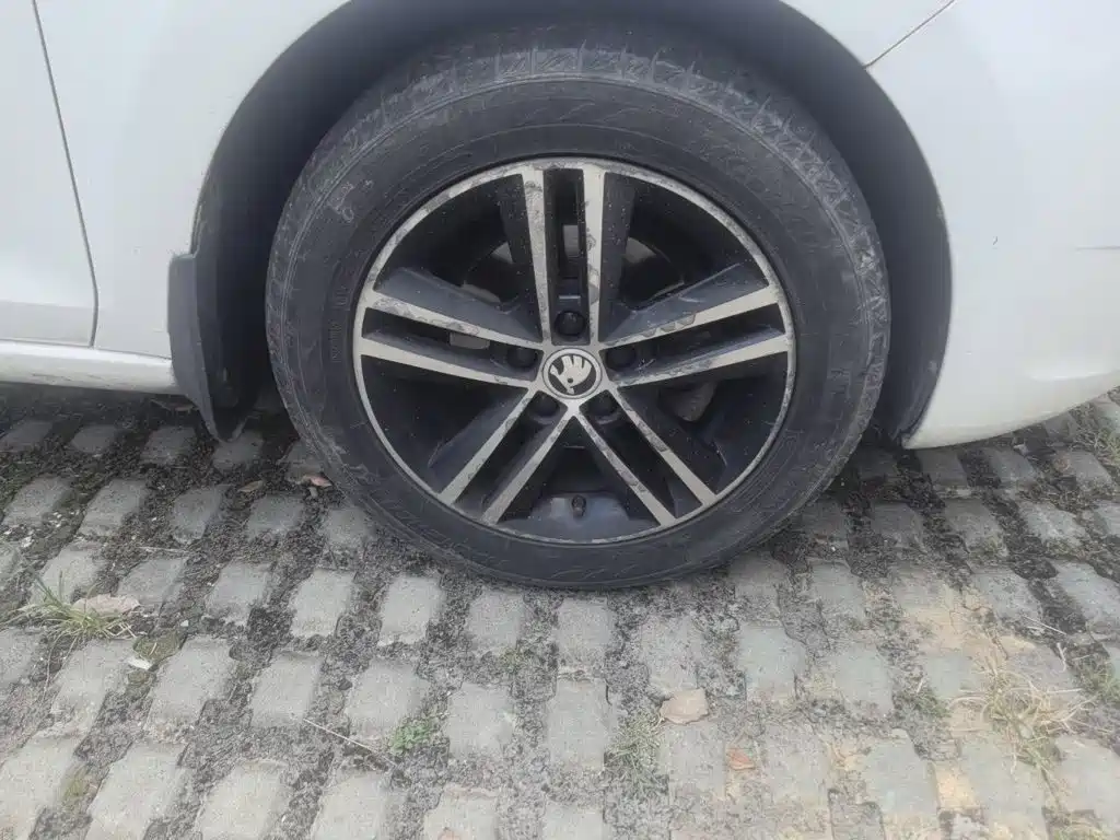 Skoda Rapid Spaceback — миниатюра 24