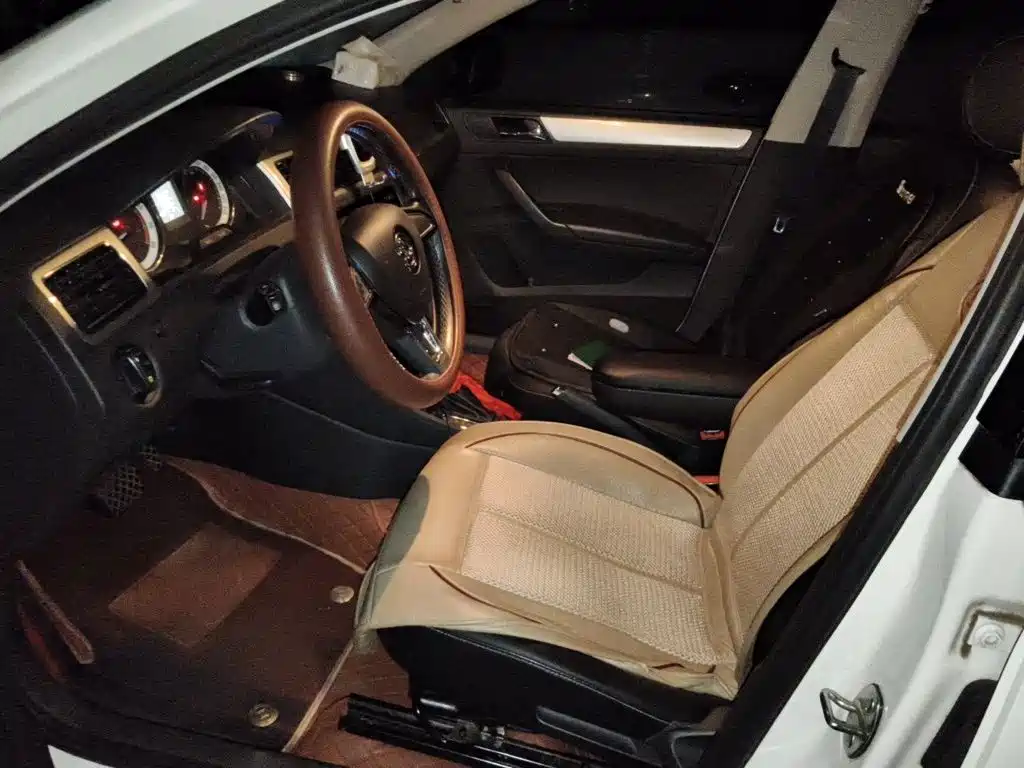 Skoda Rapid — миниатюра 16