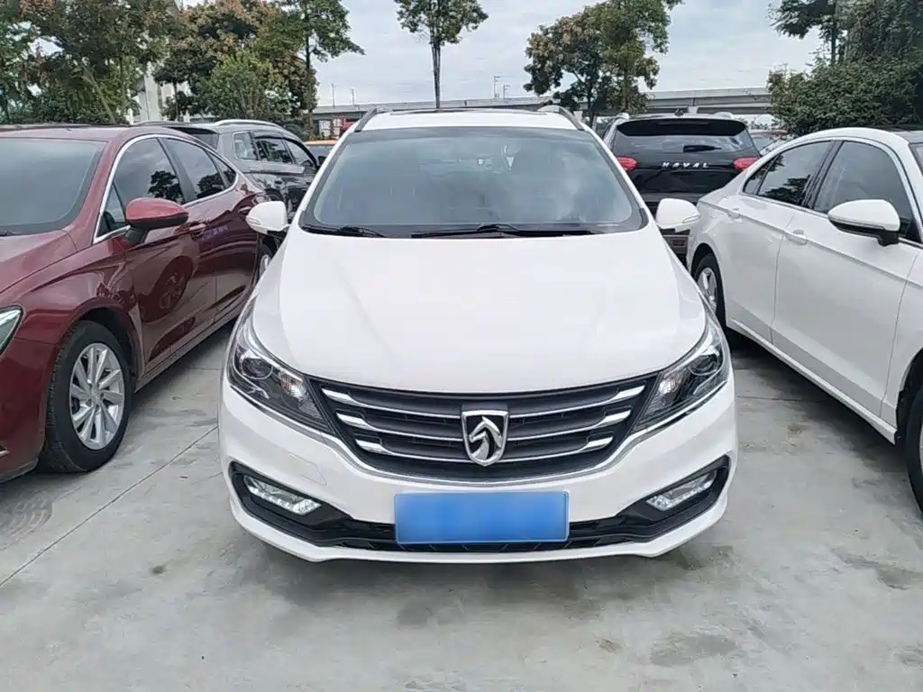 Baojun 310W — миниатюра 3