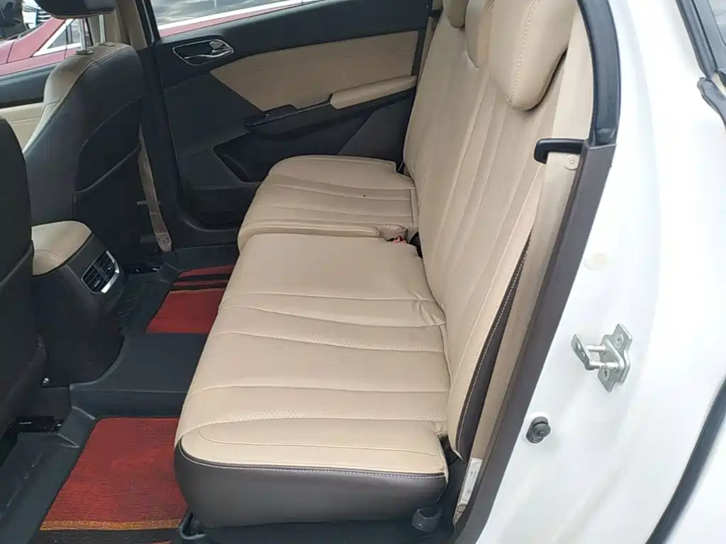 Baojun 310W — миниатюра 17