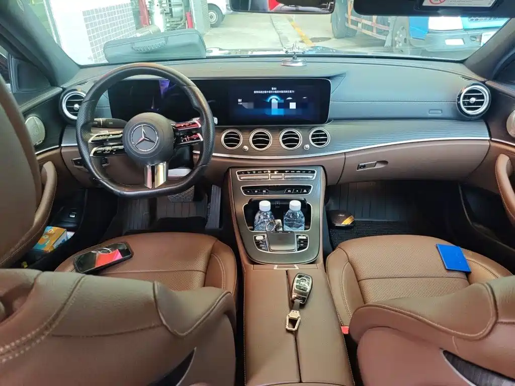 Mercedes-Benz E-Class — миниатюра 5