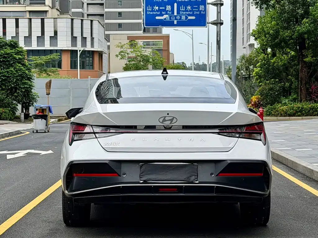 Hyundai Elantra — миниатюра 4