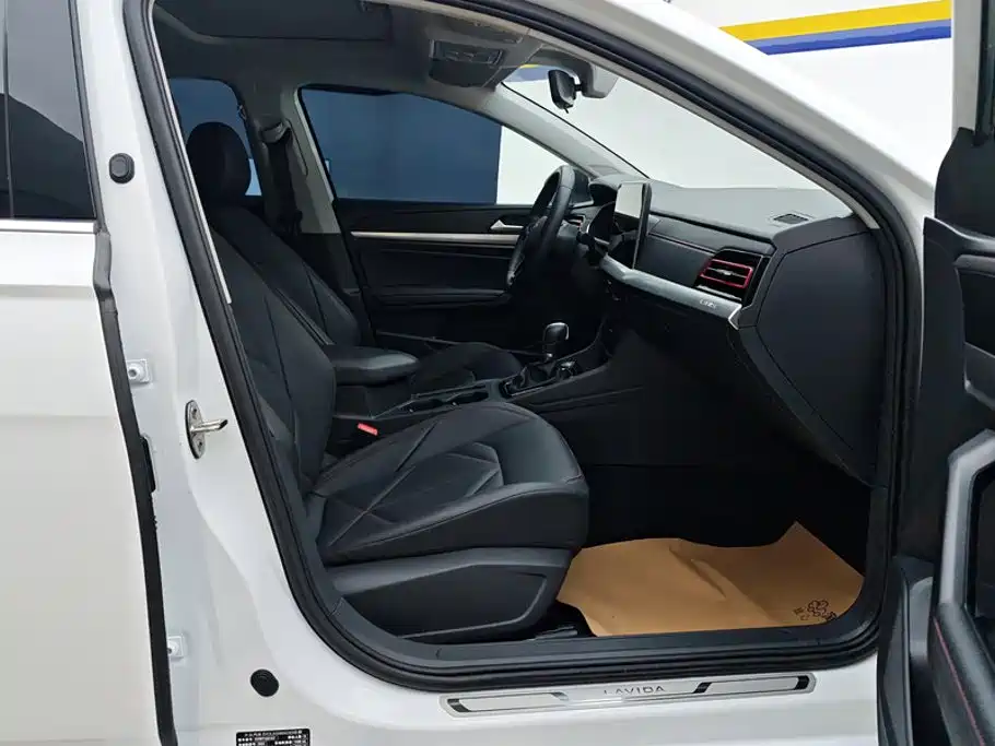 Volkswagen Lavida — миниатюра 8