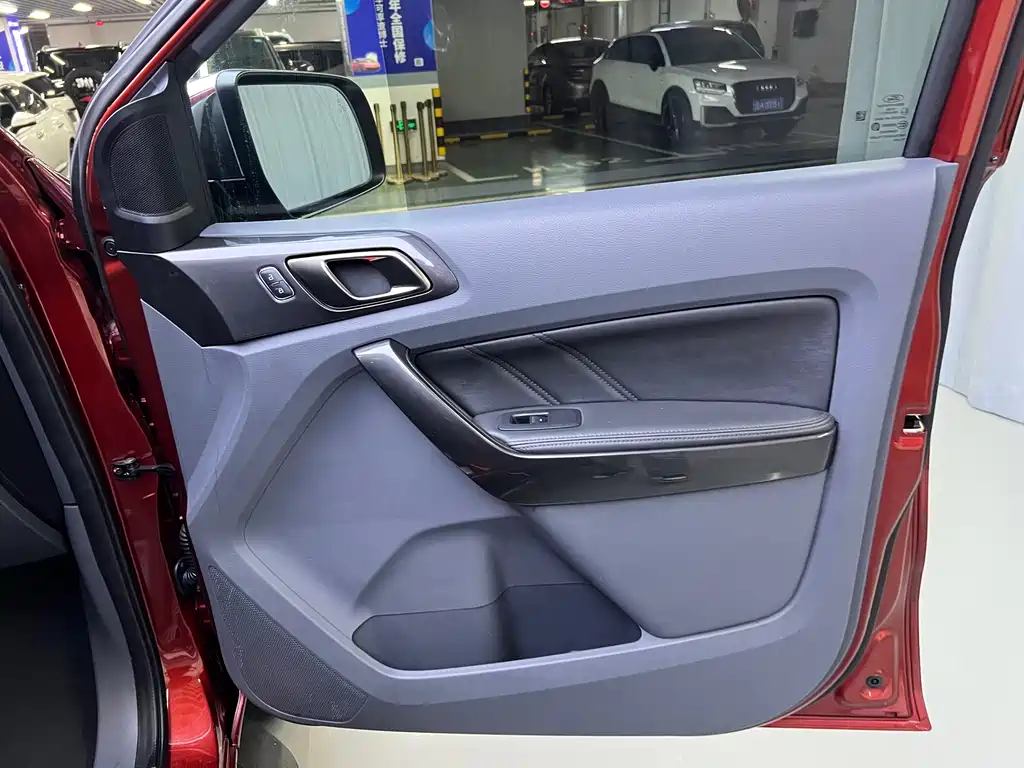 Ford Everest — миниатюра 13