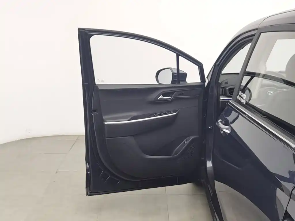 Hyundai Custo — миниатюра 8