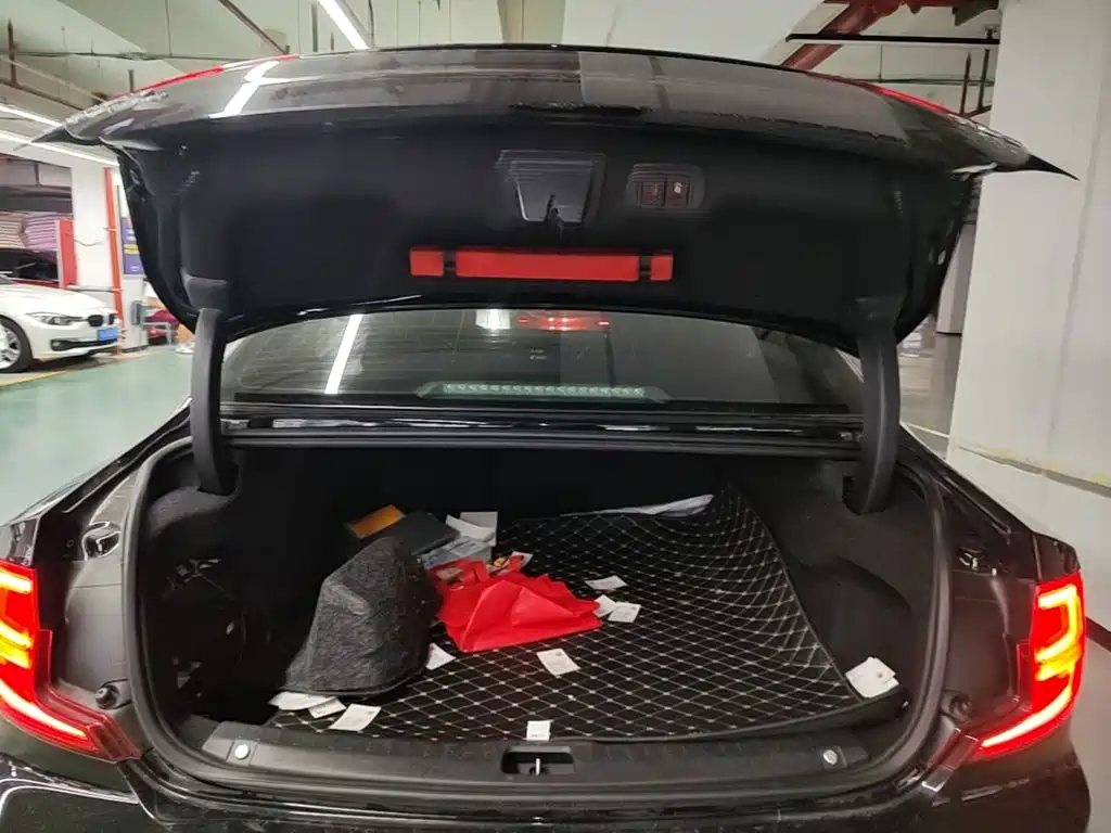 Volvo S90 — миниатюра 19
