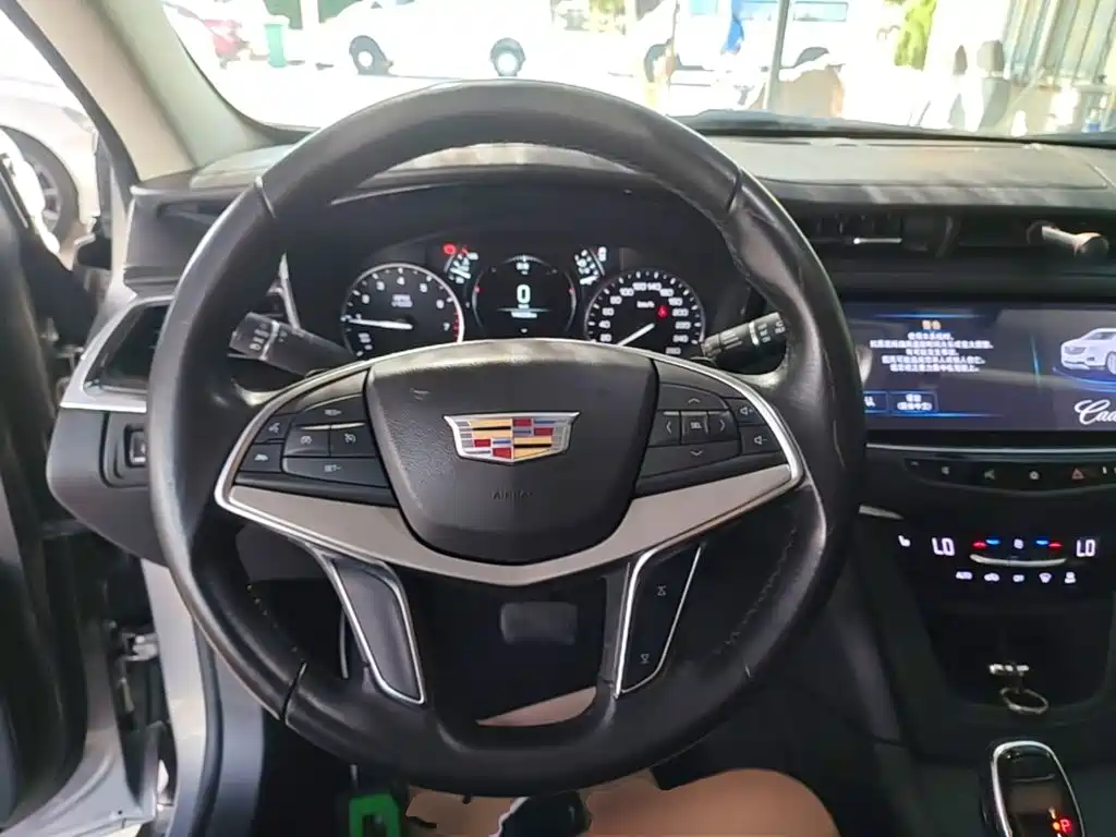 Cadillac XT5 — миниатюра 11