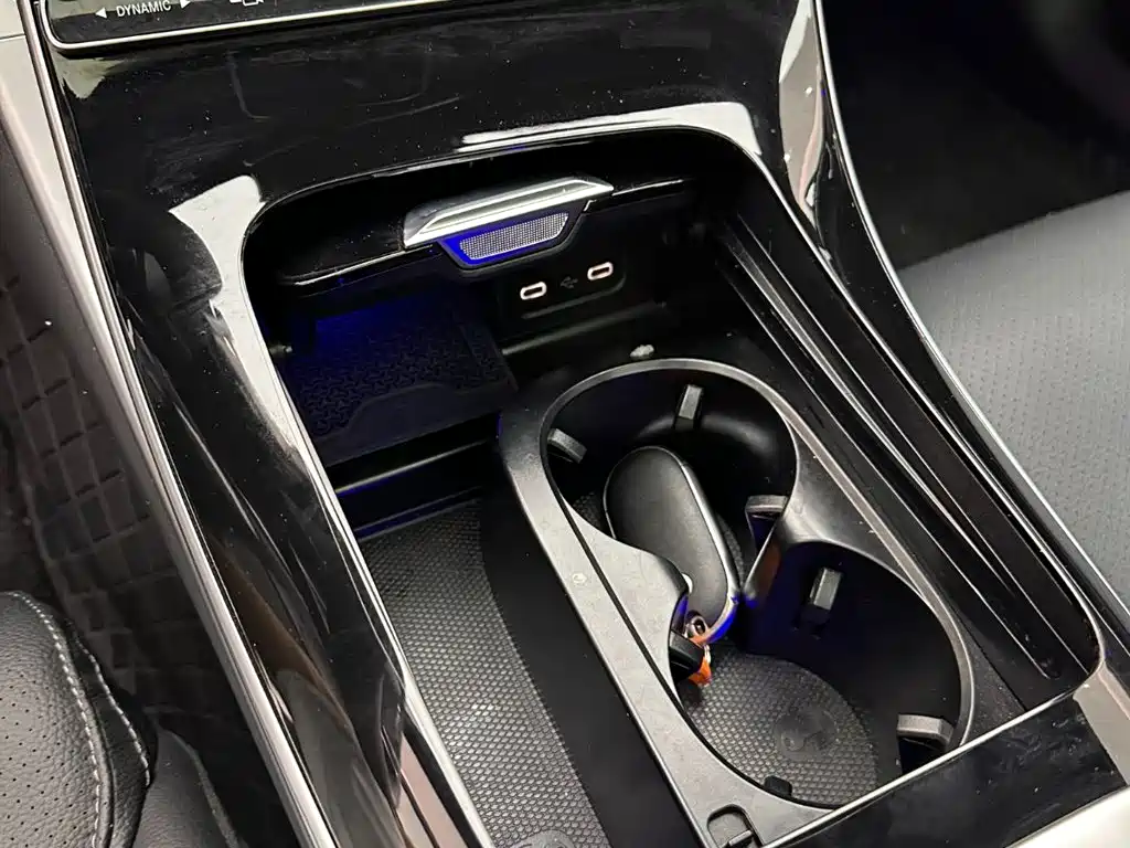 Mercedes-Benz C-Class — миниатюра 16