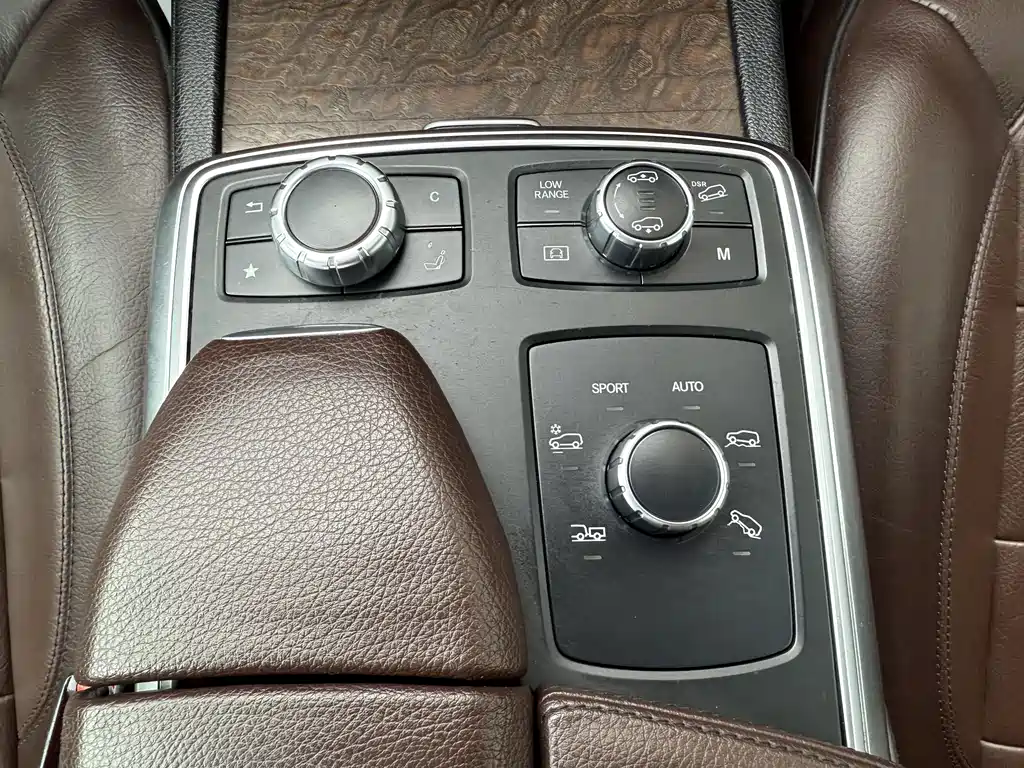 Mercedes-Benz GL-Class — миниатюра 12