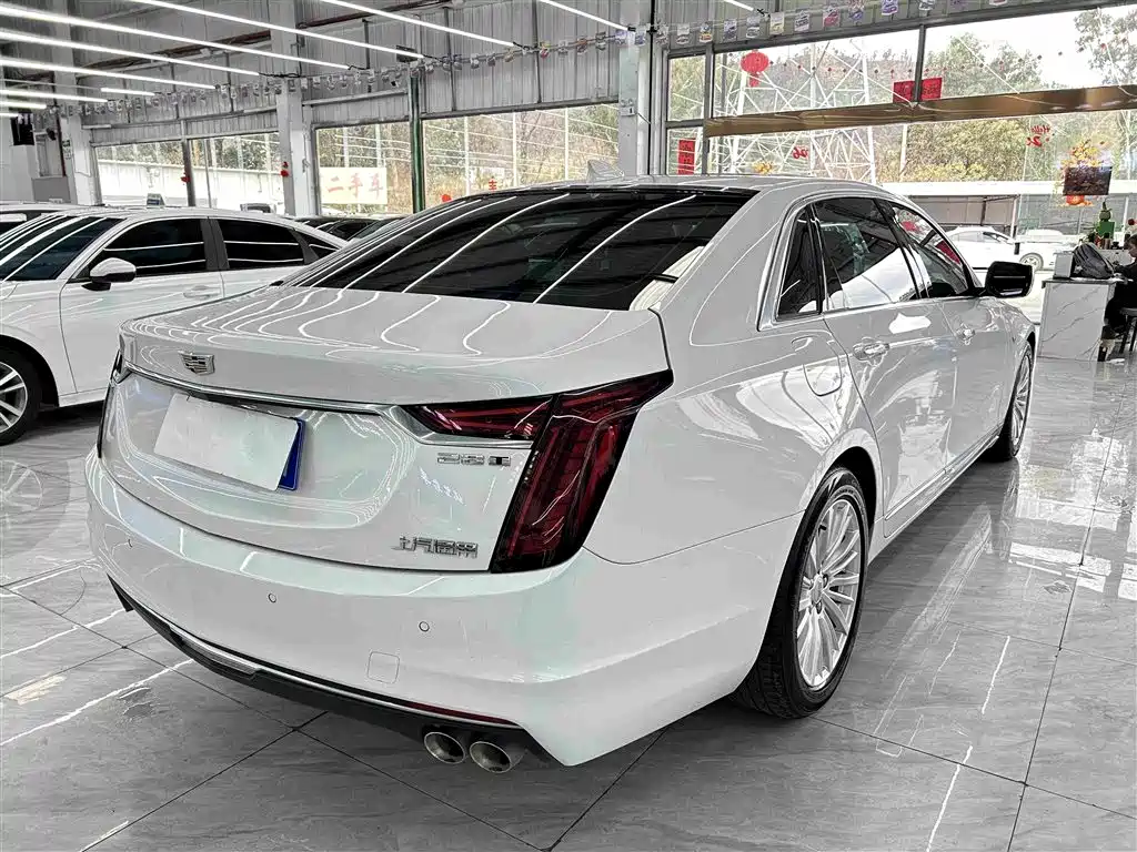 Cadillac CT6 2022 — фото 10
