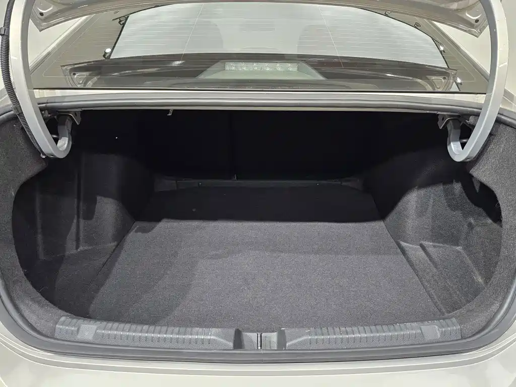 Volkswagen Lavida — миниатюра 17