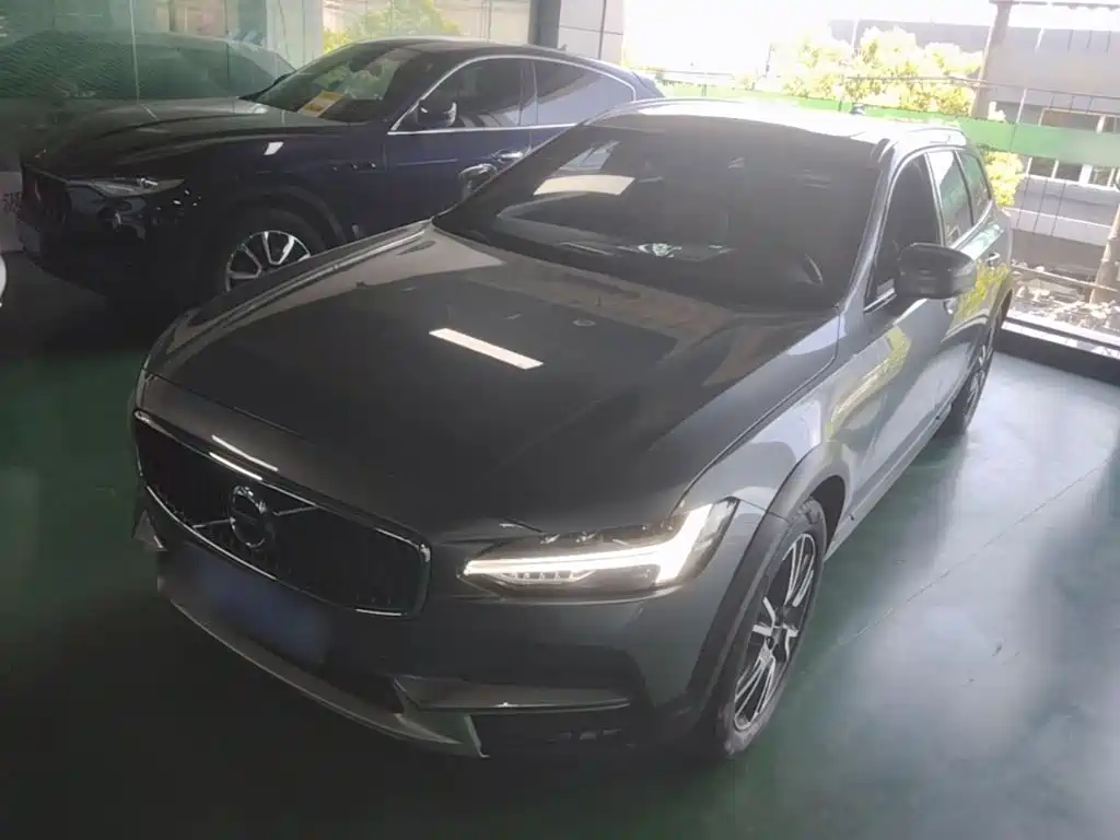 Volvo V90