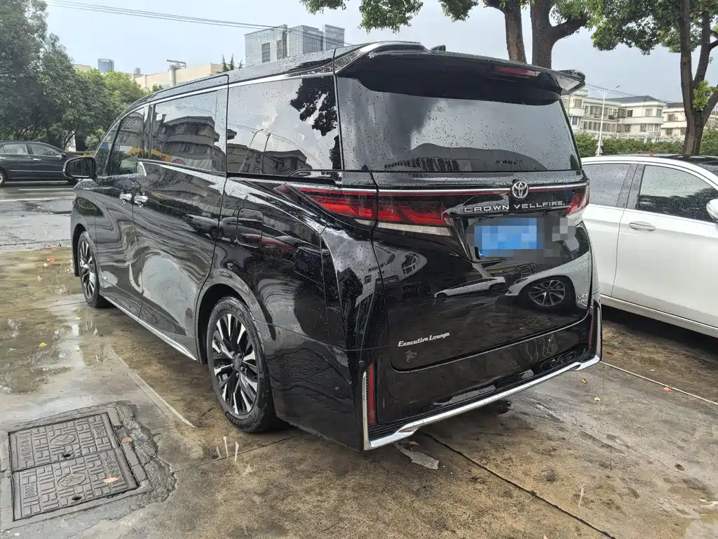 Toyota Vellfire — миниатюра 3