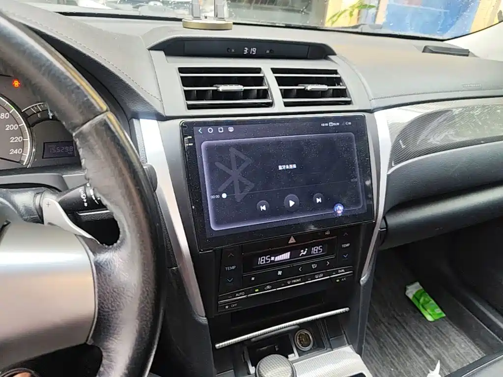 Toyota Camry — миниатюра 13