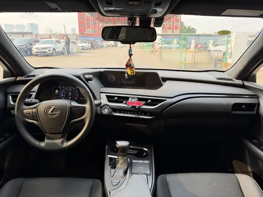 Lexus UX — миниатюра 8