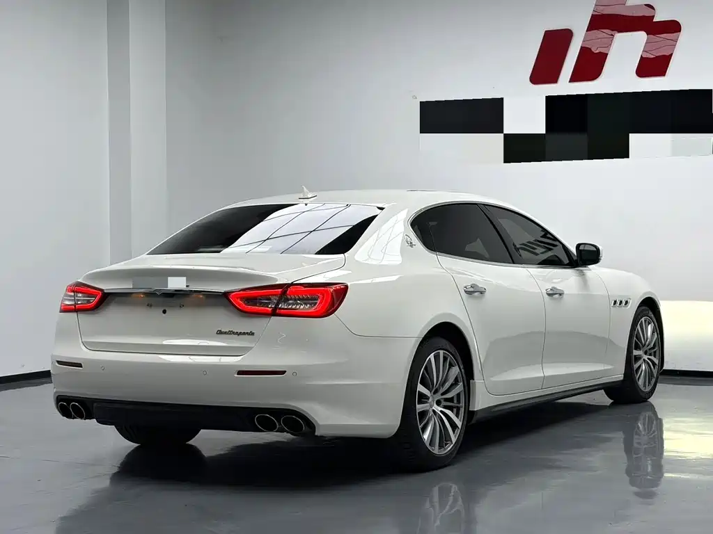 Maserati Quattroporte — миниатюра 8