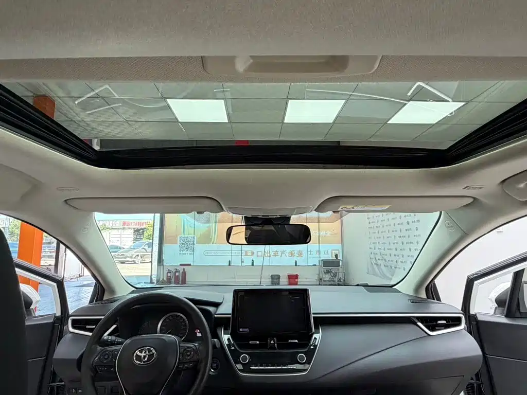 Toyota Corolla — миниатюра 12