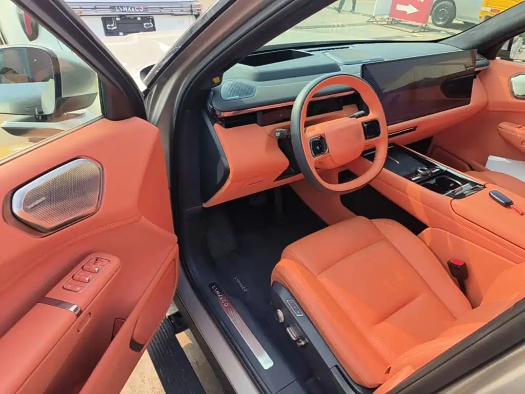 Lynk & Co 900 — миниатюра 15