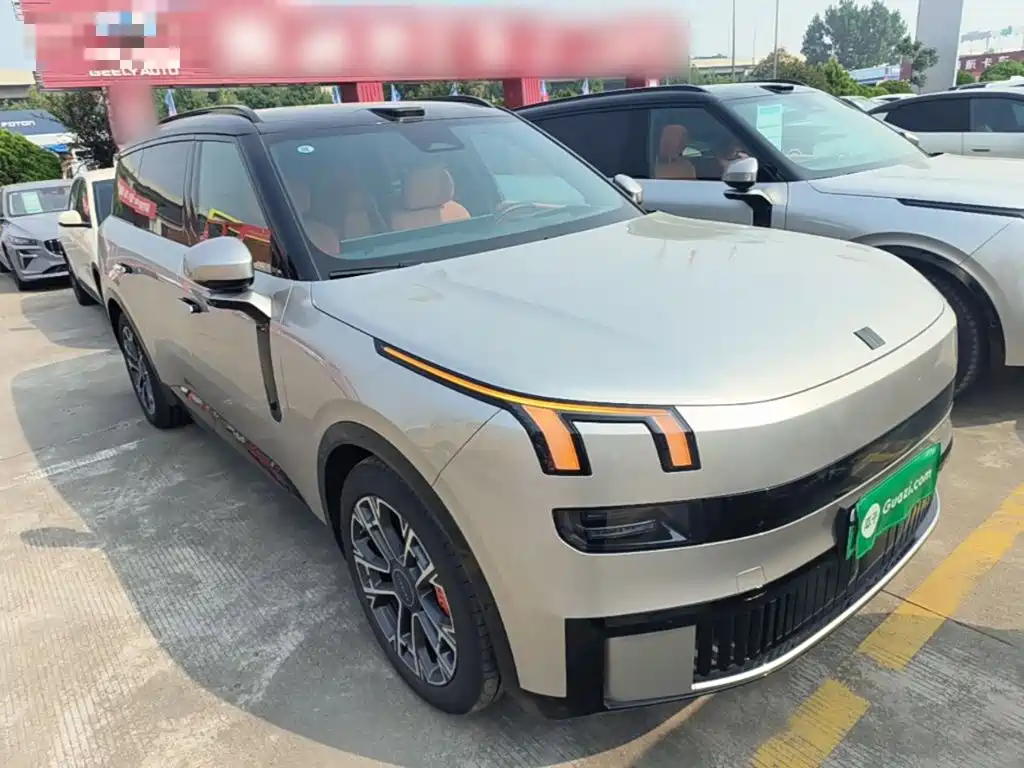 Lynk & Co 900 — миниатюра 4