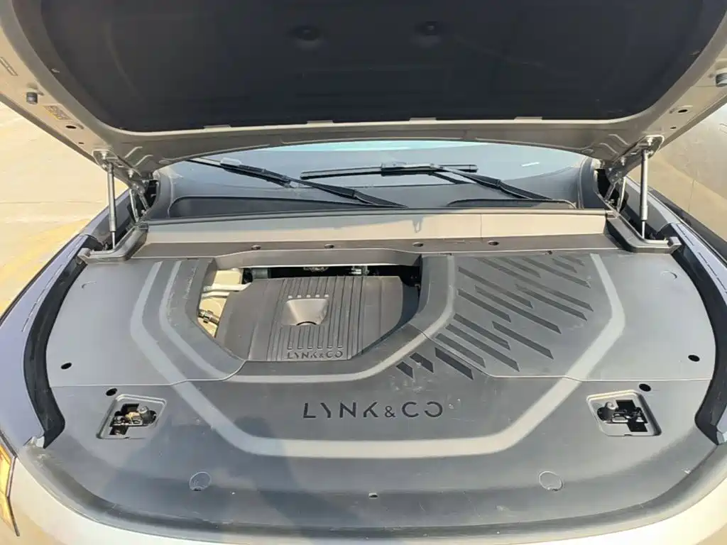 Lynk & Co 900 — миниатюра 19