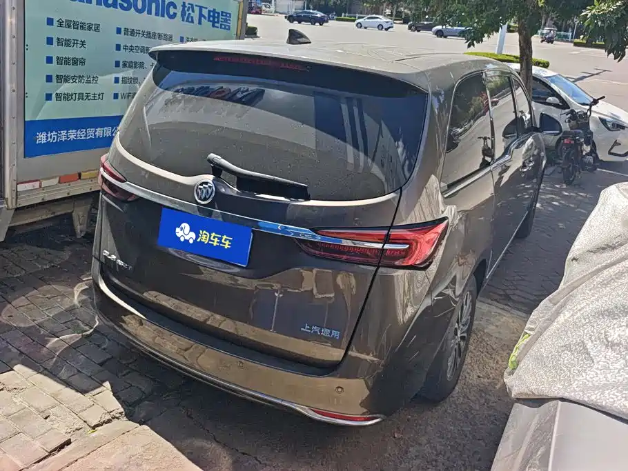 Buick GL8 — миниатюра 3