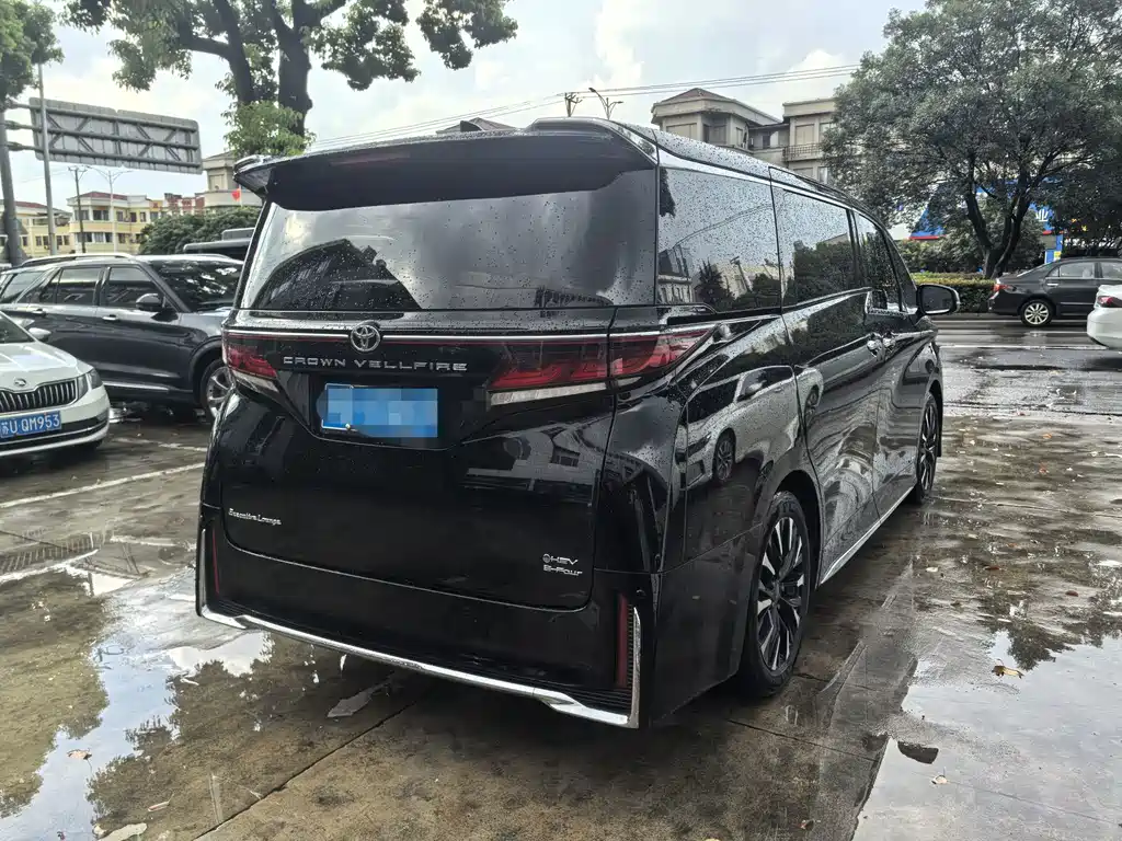 Toyota Vellfire — миниатюра 2