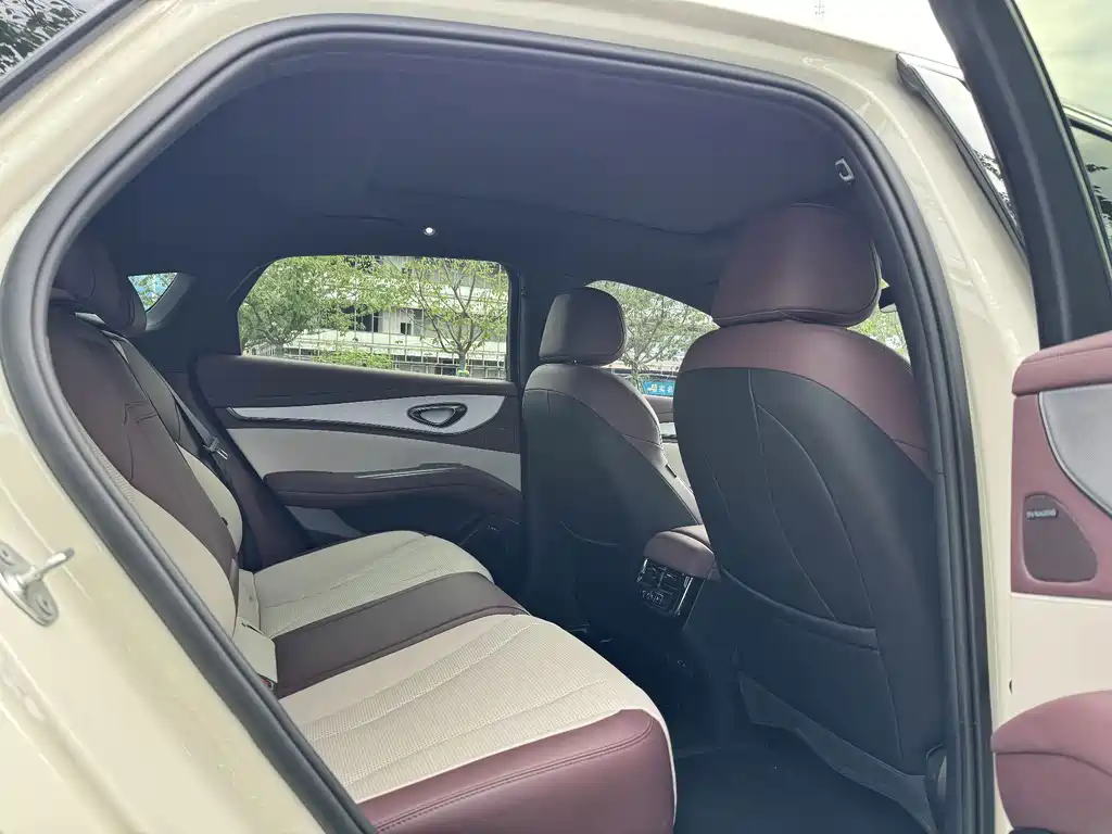 BYD Seal 07 DM-i — миниатюра 10