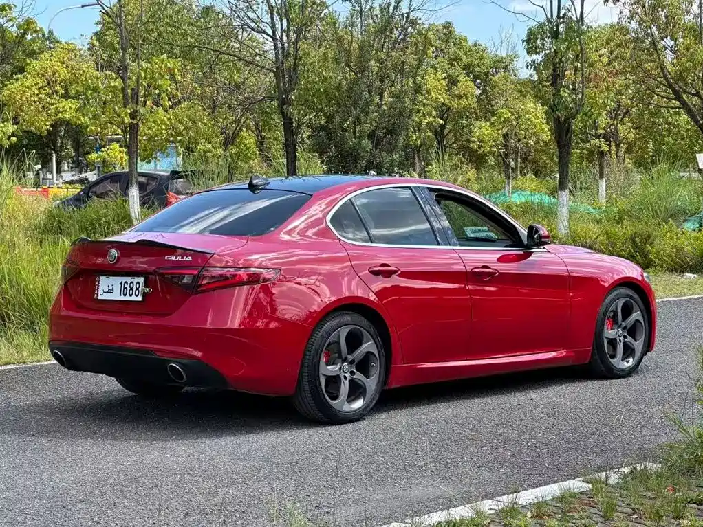 Alfa Romeo Giulia — миниатюра 7