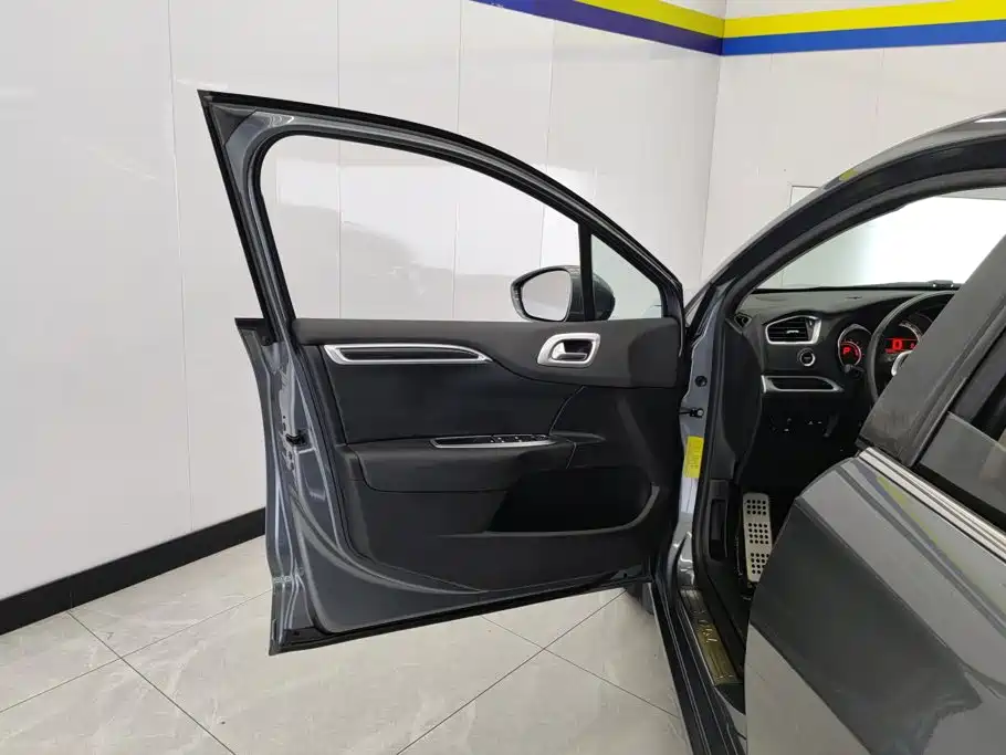 Citroen C4L — миниатюра 7