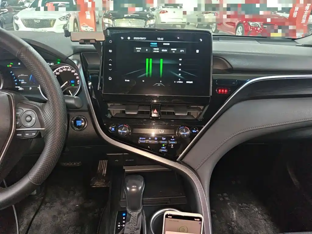 Toyota Camry — миниатюра 13