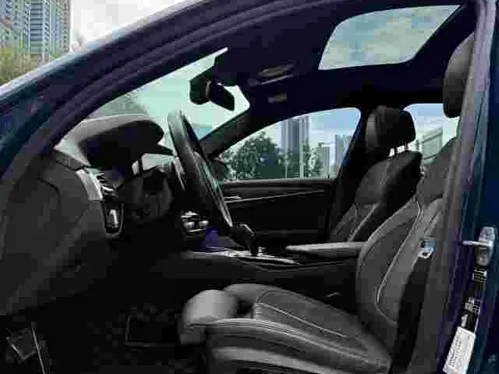 BMW 5 Series — миниатюра 5