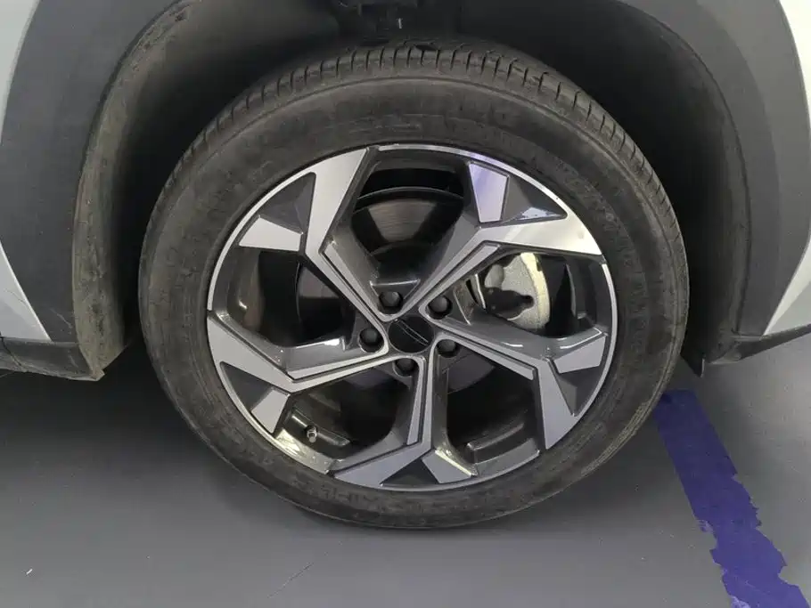 Geely Boyue L — миниатюра 6