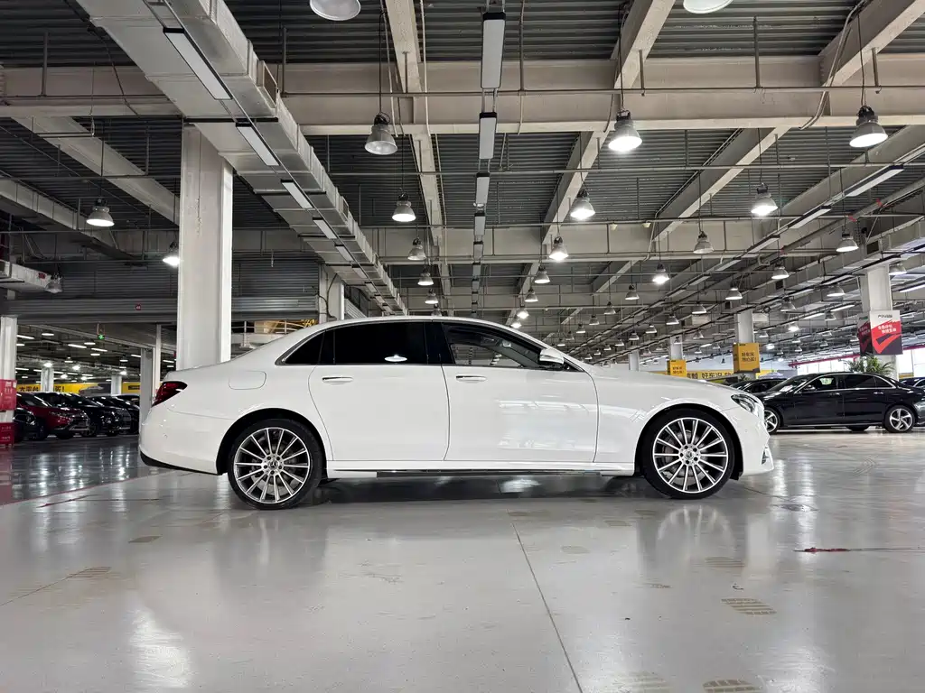 Mercedes-Benz E-Class — миниатюра 7