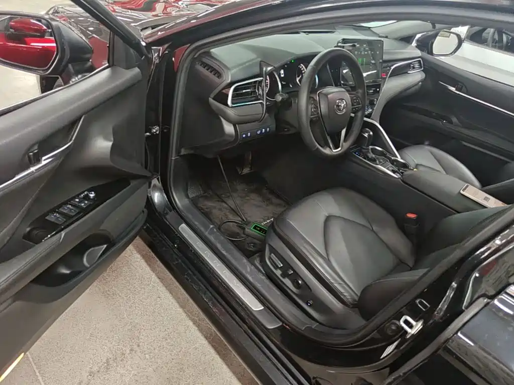 Toyota Camry — миниатюра 16