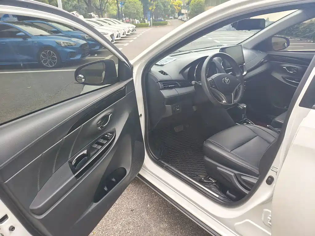 Toyota Yaris L — миниатюра 14