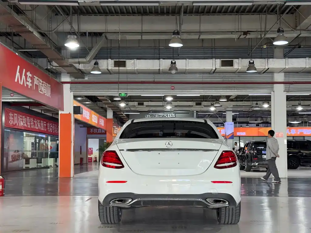 Mercedes-Benz E-Class — миниатюра 4