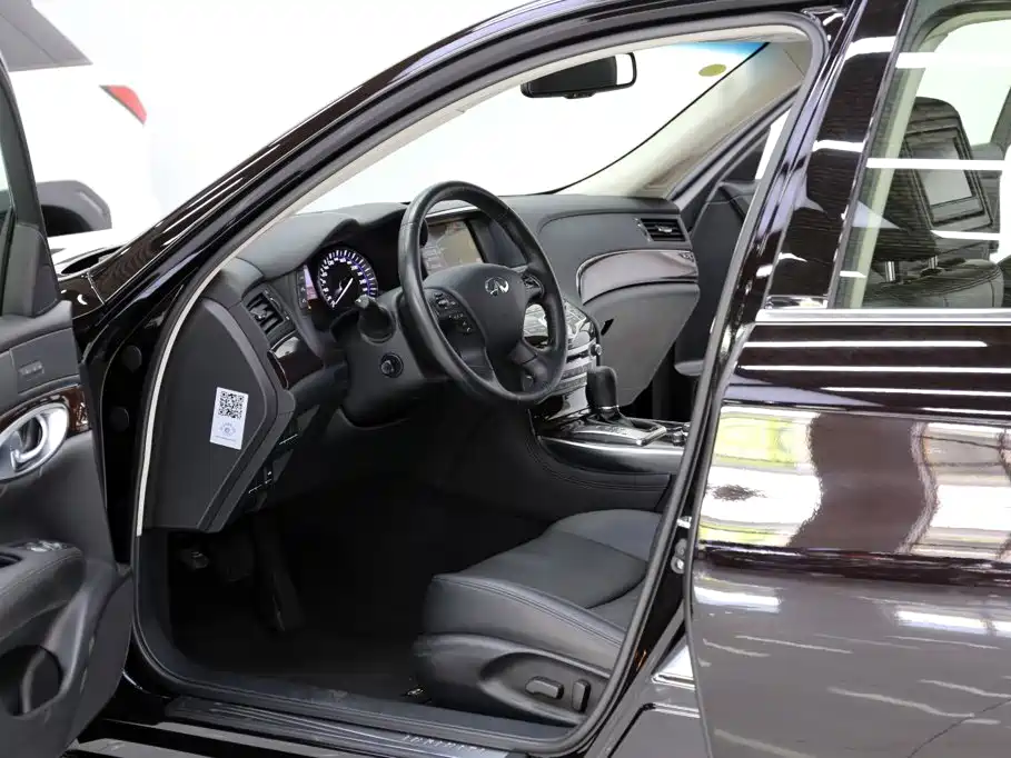 Infiniti Q70 — миниатюра 5