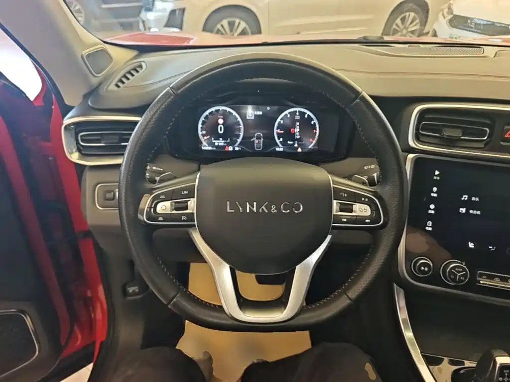 Lynk & Co 01 — миниатюра 11