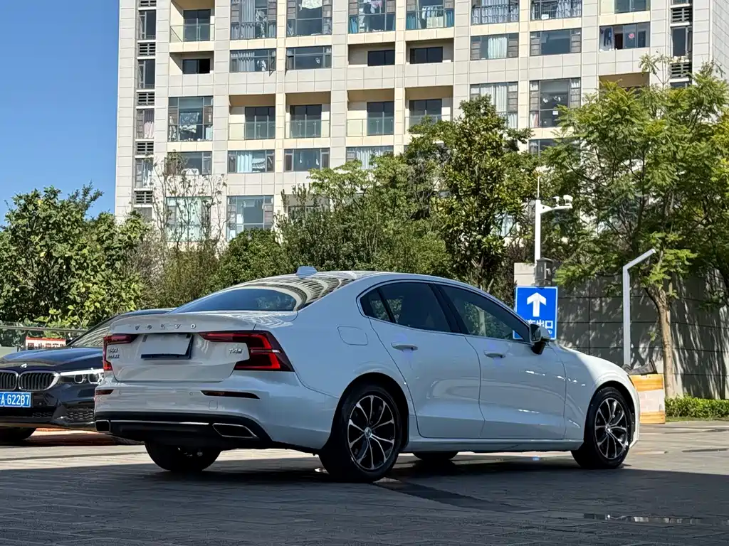 Volvo S60 — миниатюра 7