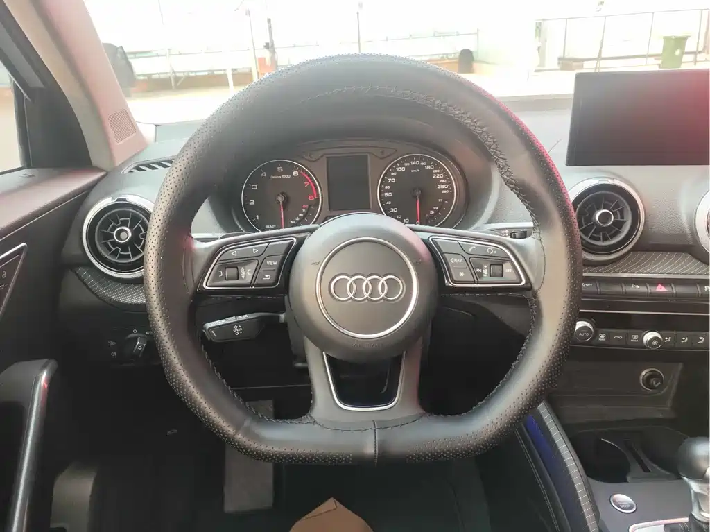 Audi Q2L — миниатюра 5
